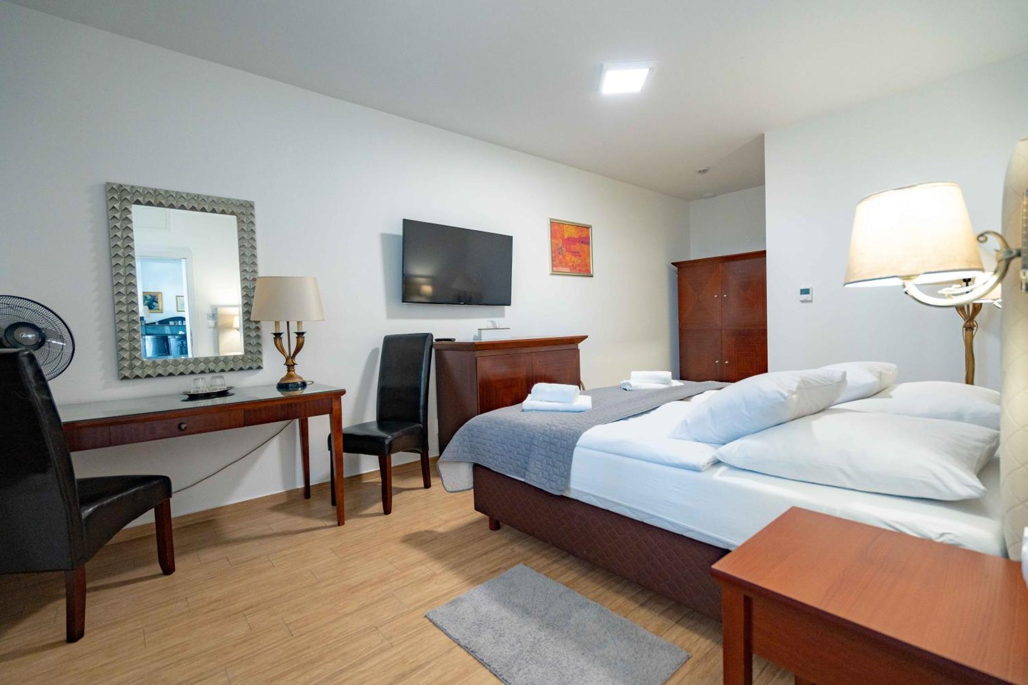 Hotel Volf Přeštice Eksteriør bilde