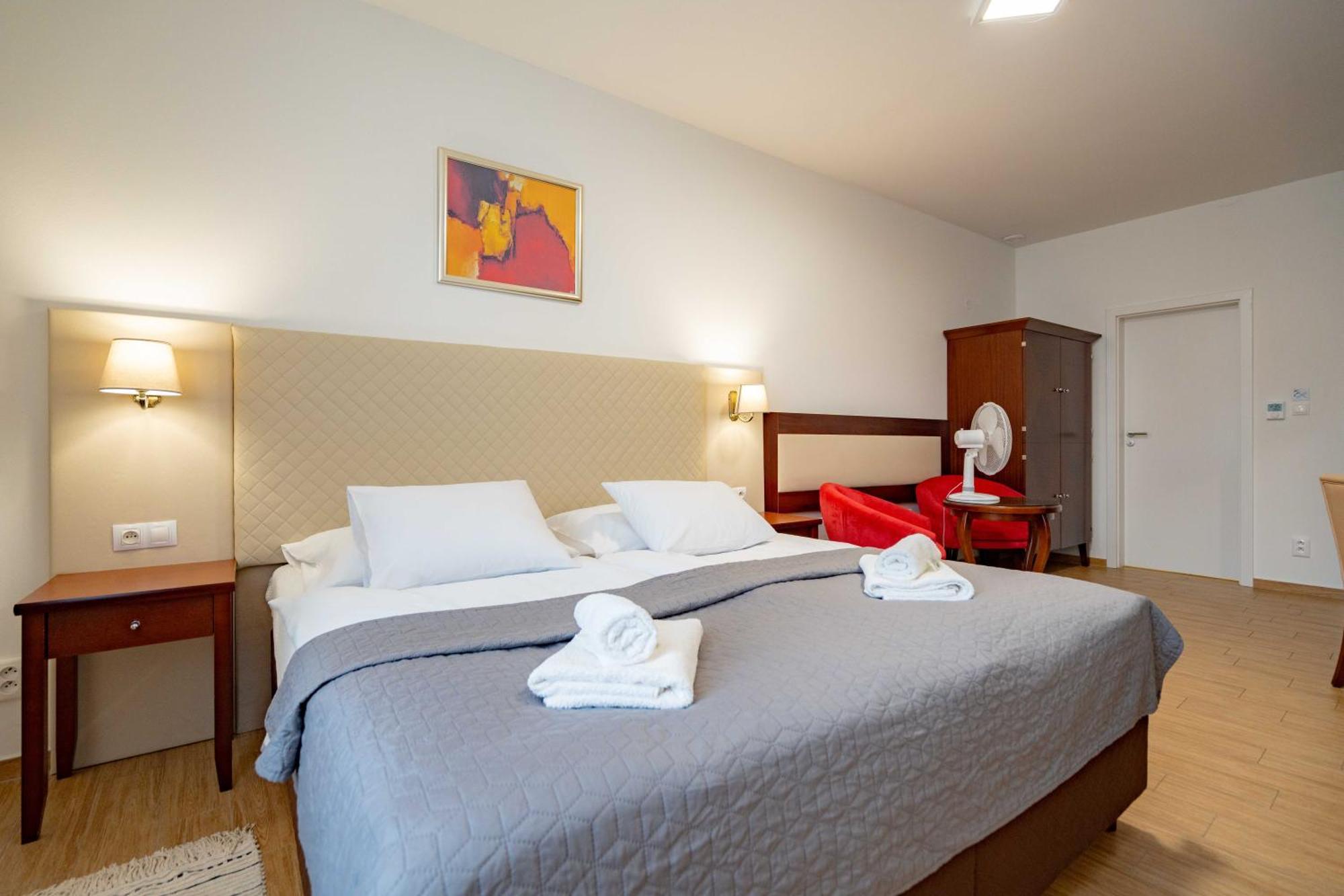 Hotel Volf Přeštice Eksteriør bilde